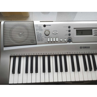 Yamaha PSR E303 – Keyboard edukacyjny 61 klawiszy | Klawiszowy-zakątek.pl