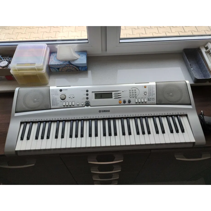 Yamaha PSR E303 – Keyboard edukacyjny 61 klawiszy | Klawiszowy-zakątek.pl