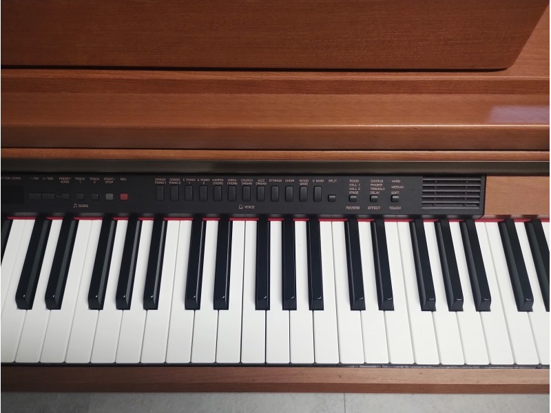 Yamaha Clavinova CLP 950